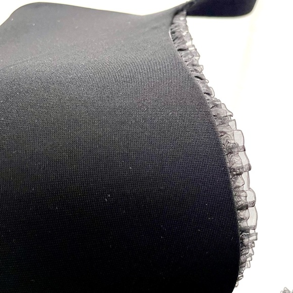 Calvin Klein Demi Underwire Bra Ruffle Trim 34 DD   Black Style F3054-001 - Picture 4 of 7